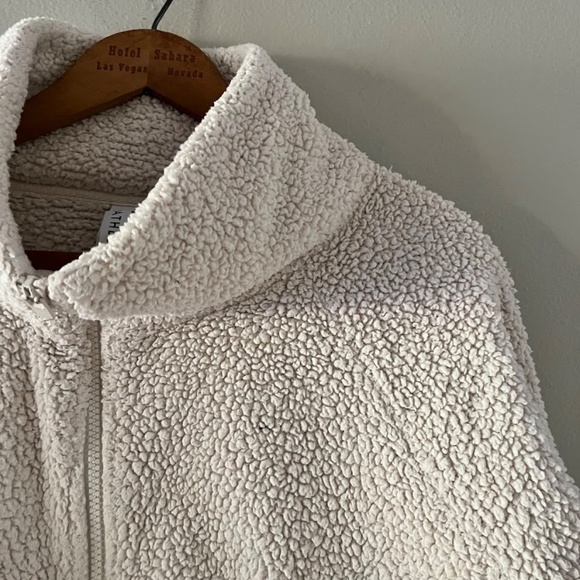 Athleta Tugga Sherpa Jacket, White/Cream, Size Large - Picture 3 of 6